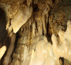 岩手県一関市のおすすめ観光名所　幽玄洞
